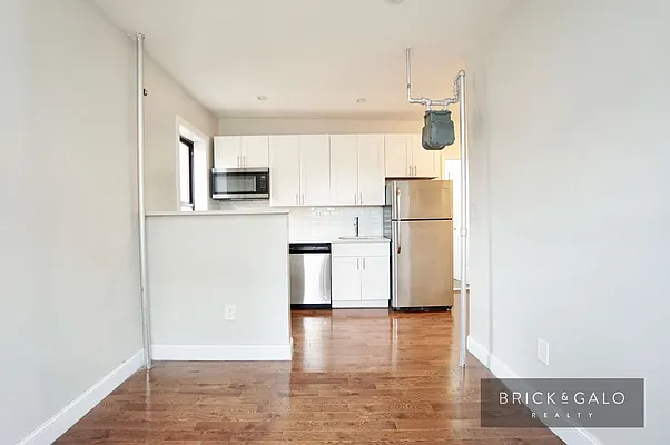 Rented by BRICK & GALO REALTY CORP | media 7