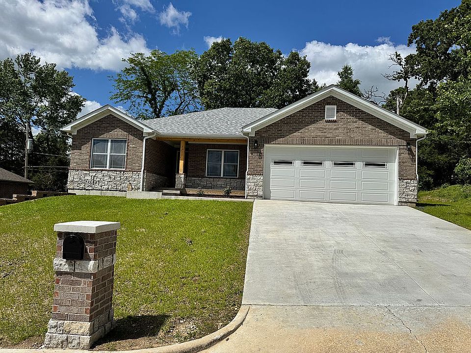 1st image of 1211 Devonshire Ln