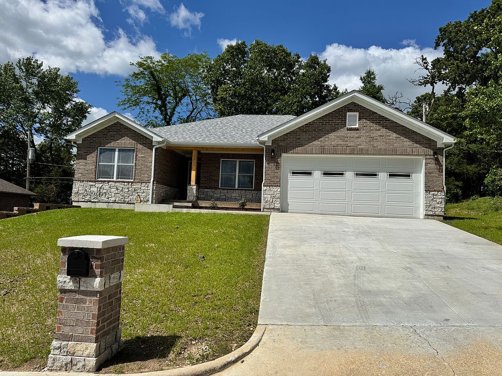 1211 Devonshire Ln - Property Image