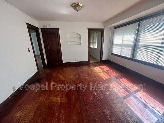 4th image of 2113 W 43rd Ave