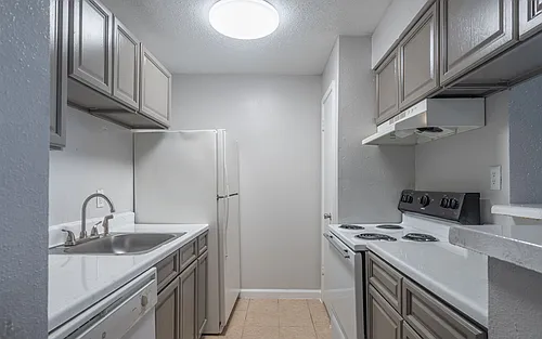 Albion Apartments Photo 1