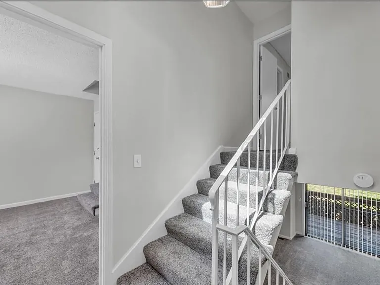 10002 W 86th St — Photo 21