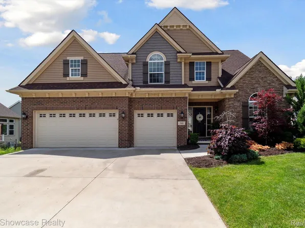 540 Napa Valley Dr, Milford, MI 48381