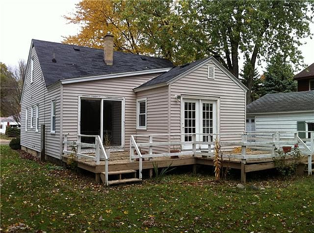 2nd image of 2570 36th St SW