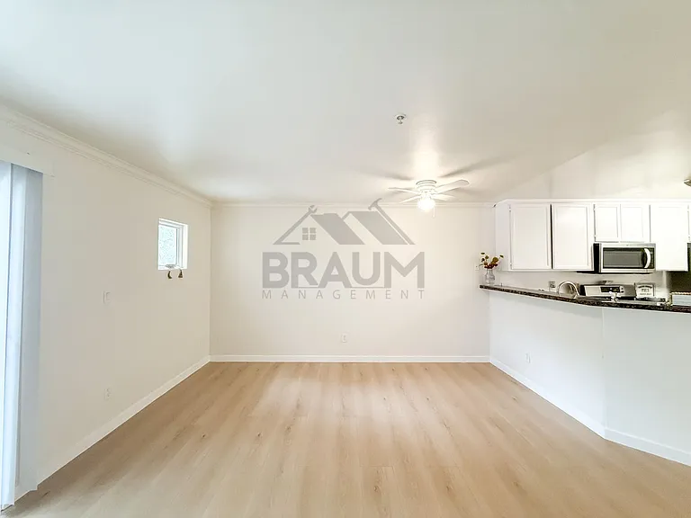 7323 WINNETKA — Photo 13