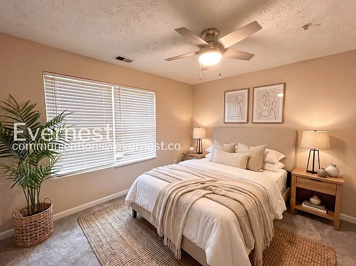 3 bed, 2.0 bath, 1292 sqft, $1,595 — Photo 2