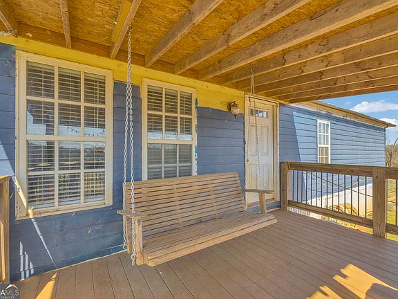 2nd image of 685 James Springs Rd