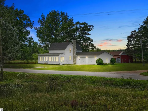 1020 S Merritt Rd, Merritt, MI 49667