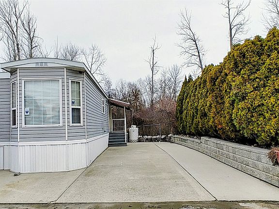 2nd image of 415 Commonwealth Rd #795