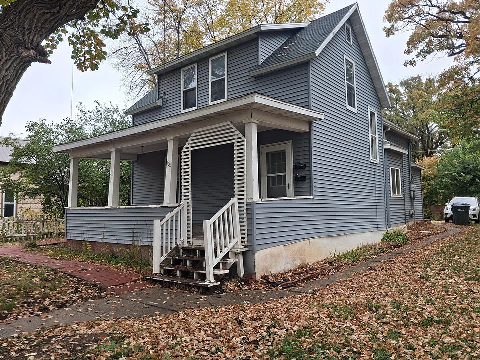 1st image of 704 W Lincoln Ave