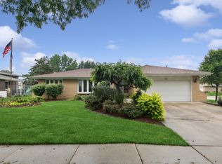 336 79th St, Willowbrook, IL 60527