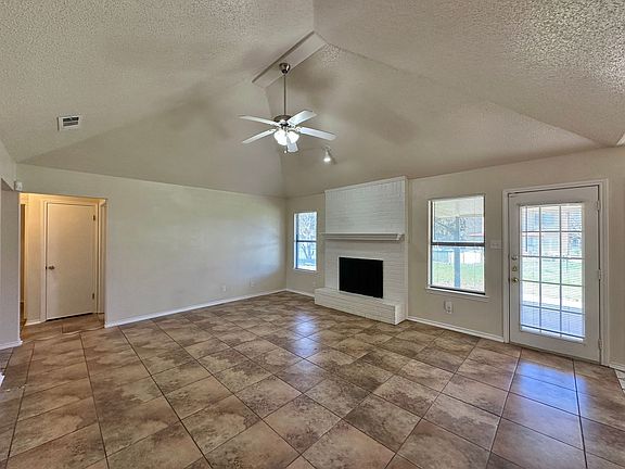 3rd image of 3306 Forest Hill Dr