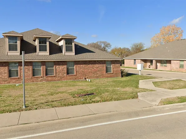 2331 N Elm St, Denton, TX 76201