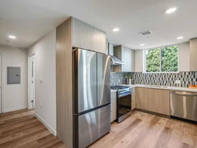 1101 S Bedford St — Photo 9