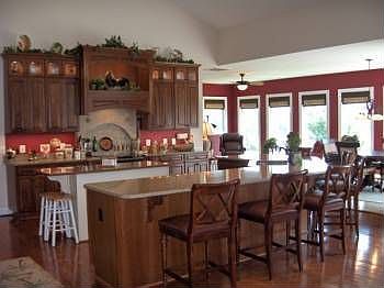 4th image of 1136 Oak Grove Dr
