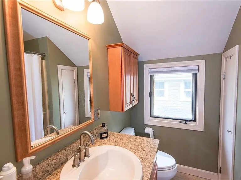 32 Hammond St — Photo 24