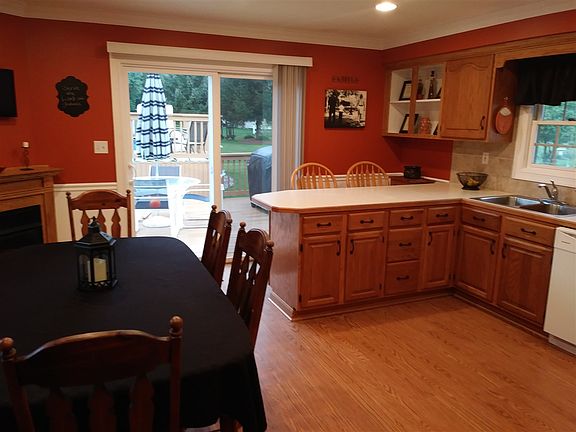4th image of 6082 Sun Valley Dr