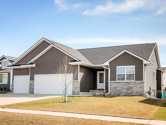 2nd image of 213 Aspen Dr NE