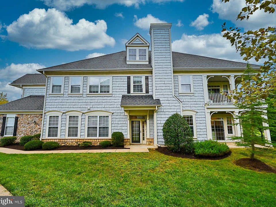1st image of 13911 Gullane Dr #108