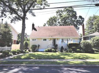120 Massachusetts Ave, Massapequa, NY 11758