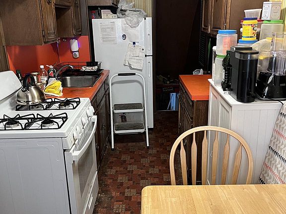 4th image of 6350 Cardiff St