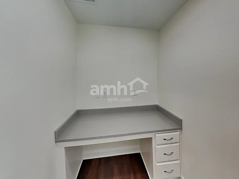 453 Onate Cir — Photo 14