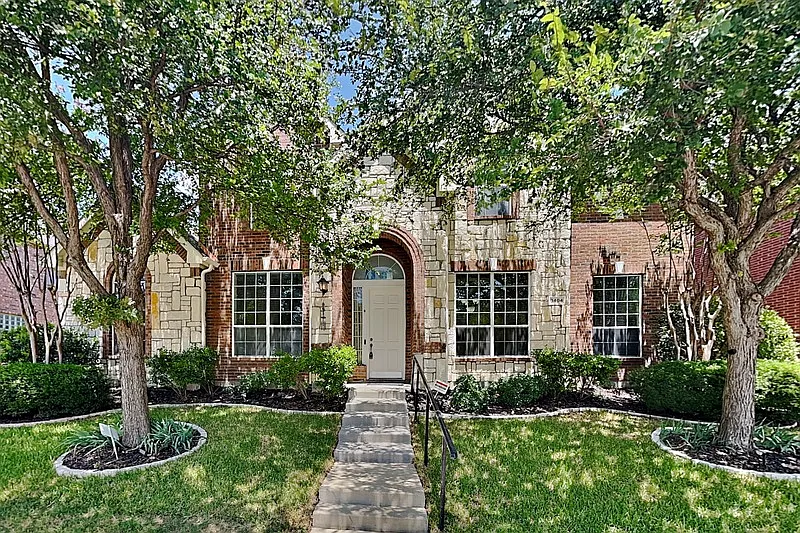 5 bed, 4.0 bath, 3421 sqft, $3,599 — Photo 1