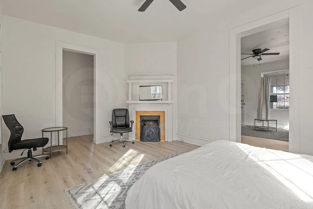 3 bed, 1.0 bath, 1500 sqft, $1,199 — Photo 4