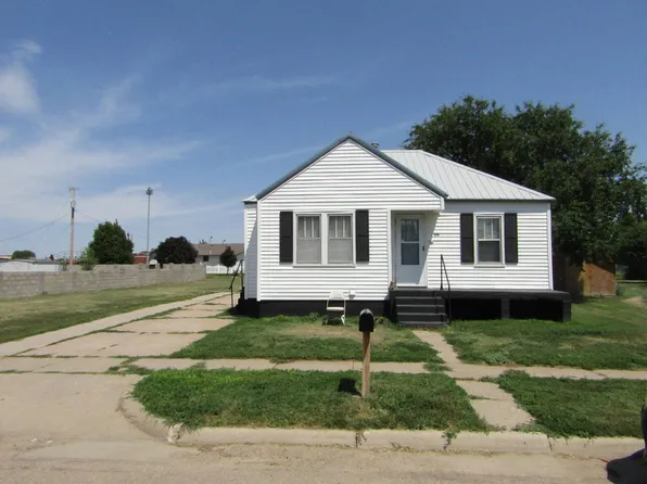 516 Cornell Ave, Oakley, KS 67748