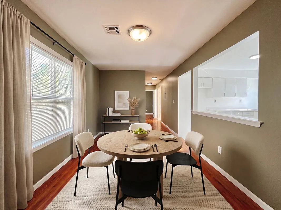 3 bed, 2.0 bath, 1400 sqft, $3,000 — Photo 3