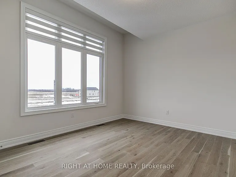 51 Lorrain Hand Cres — Photo 25