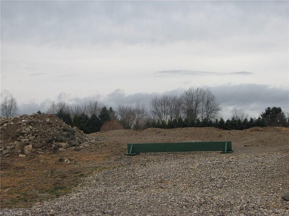 2nd image of 916 Stonewater Dr