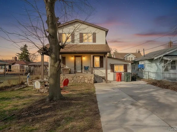22453 E Ten Mile Rd, Saint Clair Shores, MI 48080