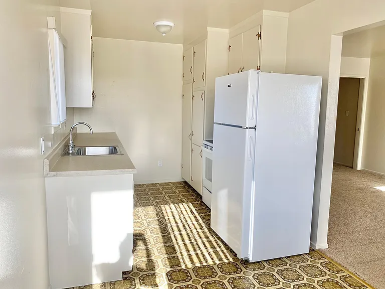 522 Riverside Ave — Photo 2