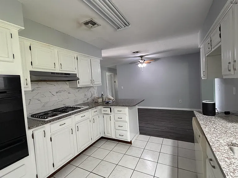 4706 Catalina Dr — Photo 13