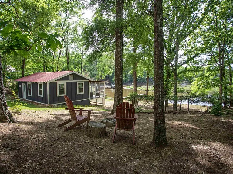 2207 White Oak Ln — Photo 3