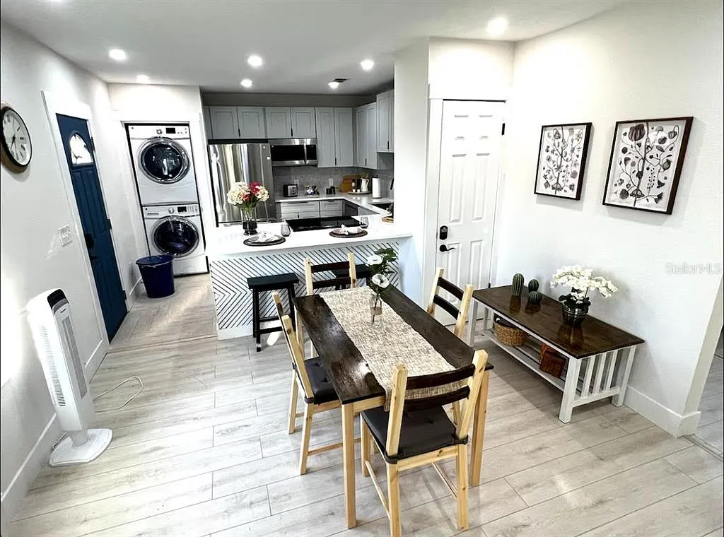 2 bed, 1.0 bath, 626 sqft, $1,600 — Photo 3