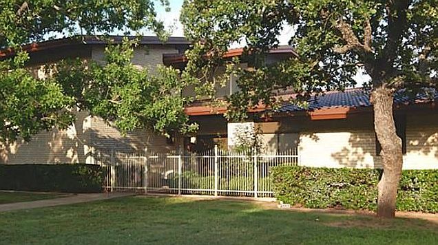 1st image of 1 Greenbriar Ct
