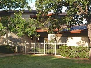 1 Greenbriar Ct, Mineral Wells, TX 76067
