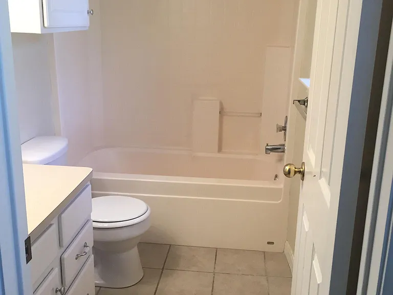 Upstairs full bath