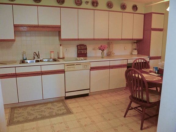 4th image of 6701 N Milwaukee Ave APT 307
