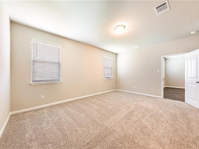 109 Jubilee Dr — Photo 8