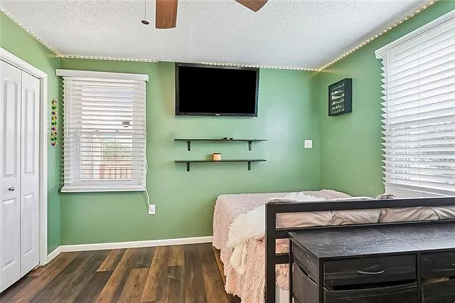2220 Lloyds Ave — Photo 10