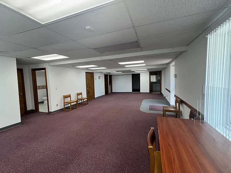 275 S Washington St — Photo 6