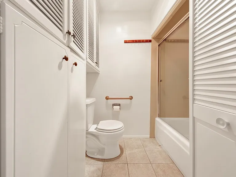5301 Balboa Blvd #M8 — Photo 14