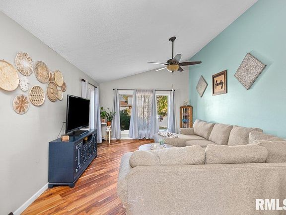 4th image of 10 W 42nd Street Ct