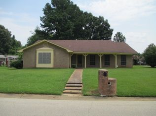 384 Overlook Cir, Jackson, MS 39213