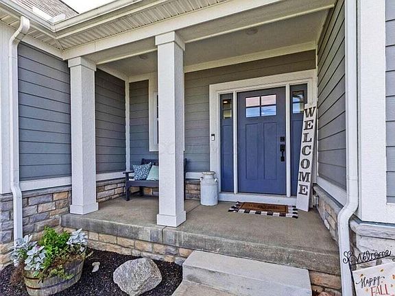 2nd image of 375 Buena Vista Dr