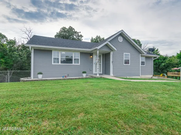 1613 Summit View Dr, Holts Summit, MO 65043