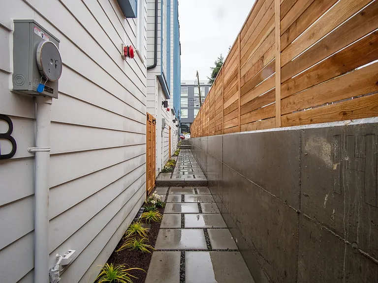 1413 E Yesler Way #A — Photo 68